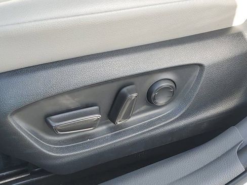 Used 2023 Toyota Camry SE image 17