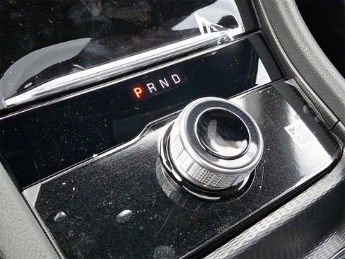 New 2025 Jeep Grand Cherokee Altitude image 10