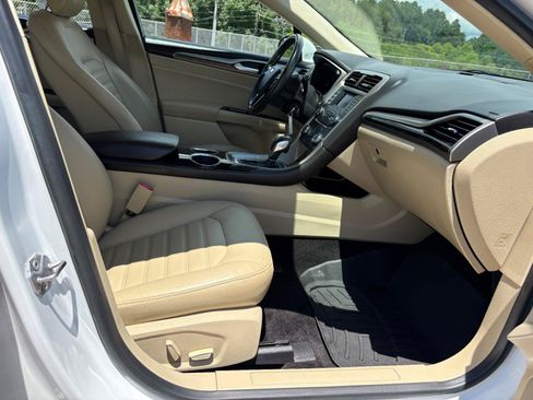 Used 2013 Ford Fusion SE FWD image 14