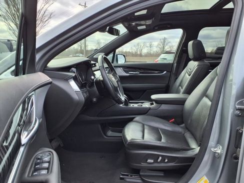 Used 2025 Cadillac XT6 Premium Luxury image 28