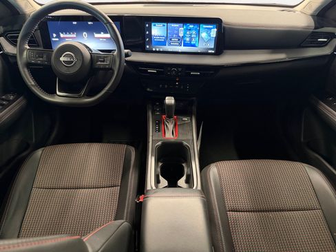 Used 2026 Nissan Kicks SR FWD image 3