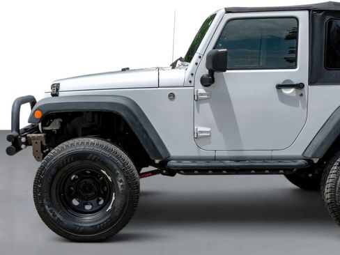 Used 2018 Jeep Wrangler Sport AWD/4WD image 10