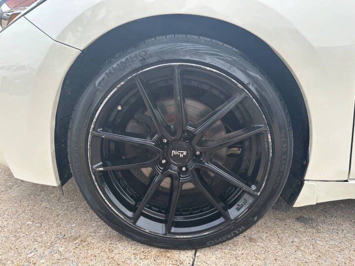 Used 2016 Nissan Maxima SR FWD image 28