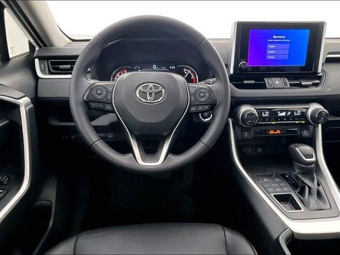 Used 2023 Toyota RAV4 XLE Premium AWD/4WD image 6