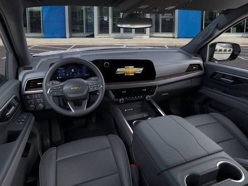 New 2025 Chevrolet Suburban Premier image 15