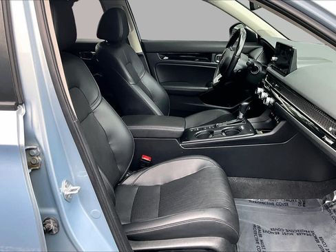 Used 2022 Honda Civic Touring image 8
