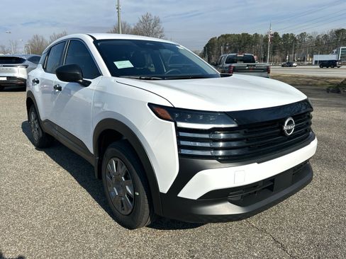 New 2026 Nissan Kicks S image 3