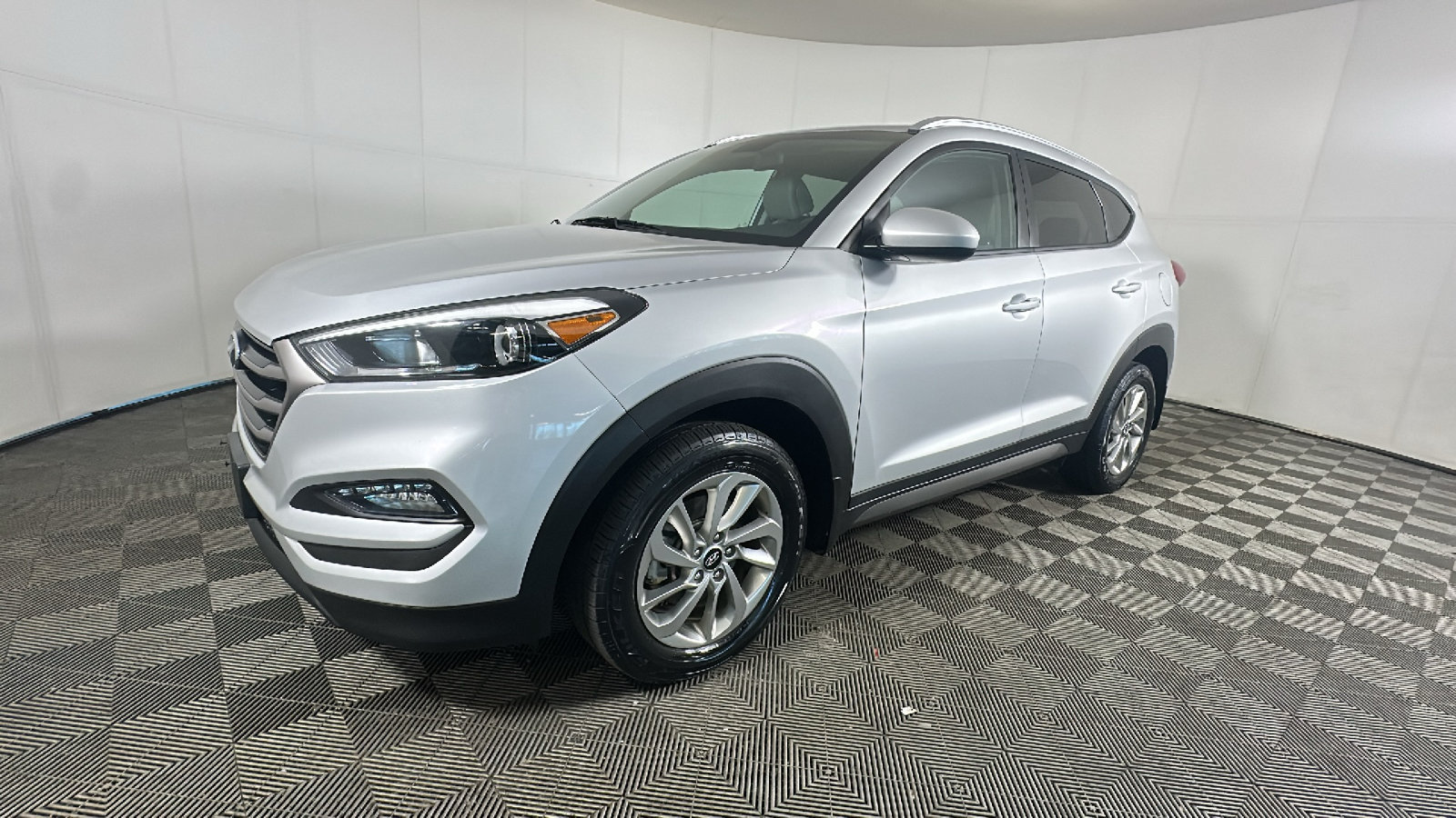 Used 2016 Hyundai Tucson SE w/ Option Group 02 AWD/4WD image 8