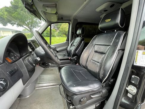 Used 2016 Mercedes-Benz Sprinter 2500 image 9