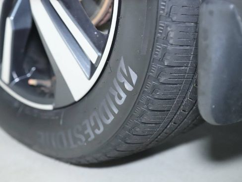 Certified 2023 Nissan Rogue SL AWD/4WD image 38