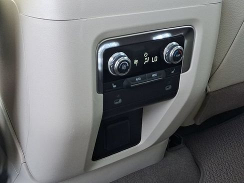 Used 2024 GMC Yukon Denali AWD/4WD image 18