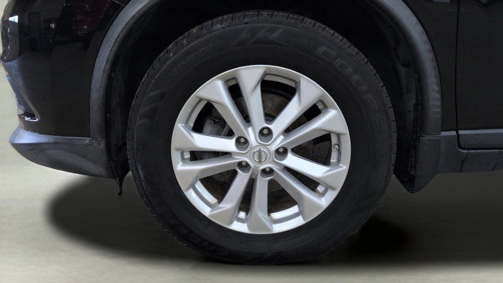 Used 2016 Nissan Rogue SV AWD/4WD image 27