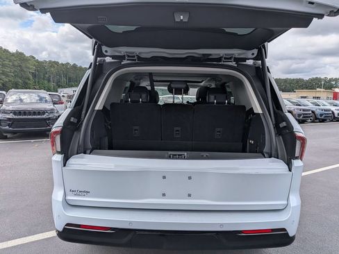 Used 2025 Lincoln Navigator Reserve AWD/4WD image 30