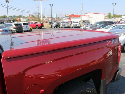 Used 2018 Chevrolet Silverado 1500 LT w/ All Star Edition image 13