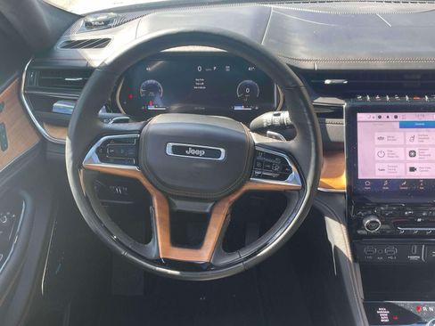 Used 2024 Jeep Grand Cherokee L Summit AWD/4WD image 16