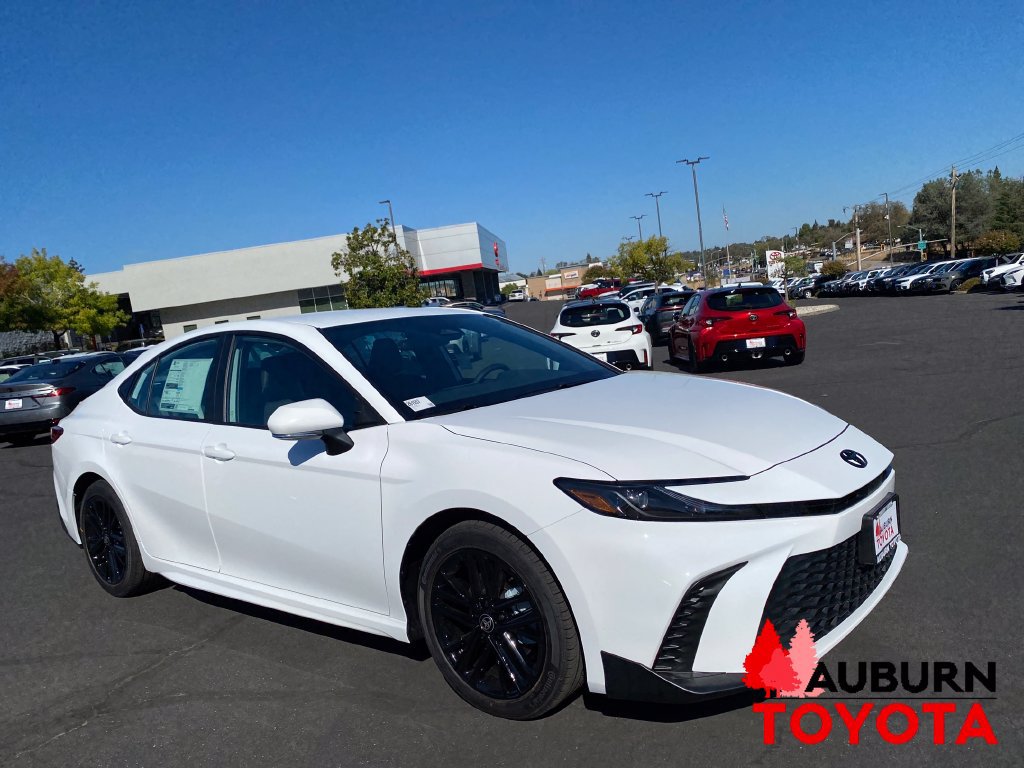 New 2026 Toyota Camry SE FWD image 3