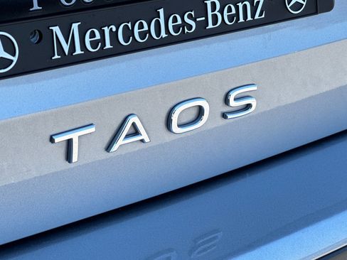 Used 2025 Volkswagen Taos SE FWD image 21