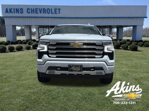 New 2026 Chevrolet Silverado 1500 High Country AWD/4WD image 9