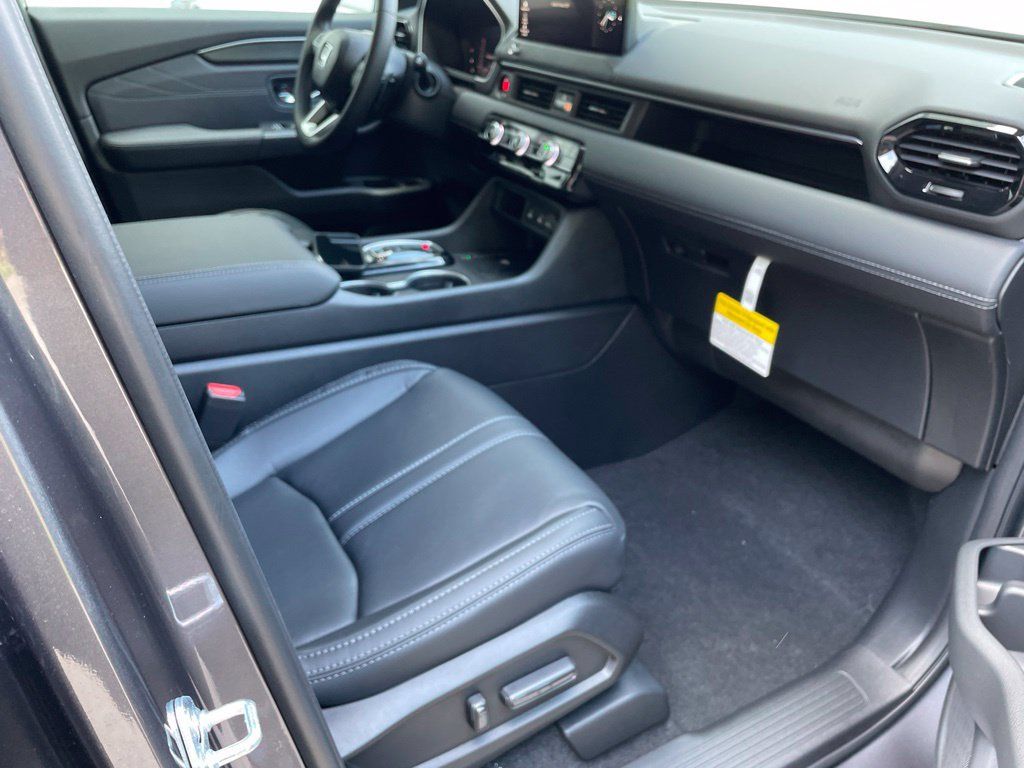 New 2026 Honda Pilot Touring image 8