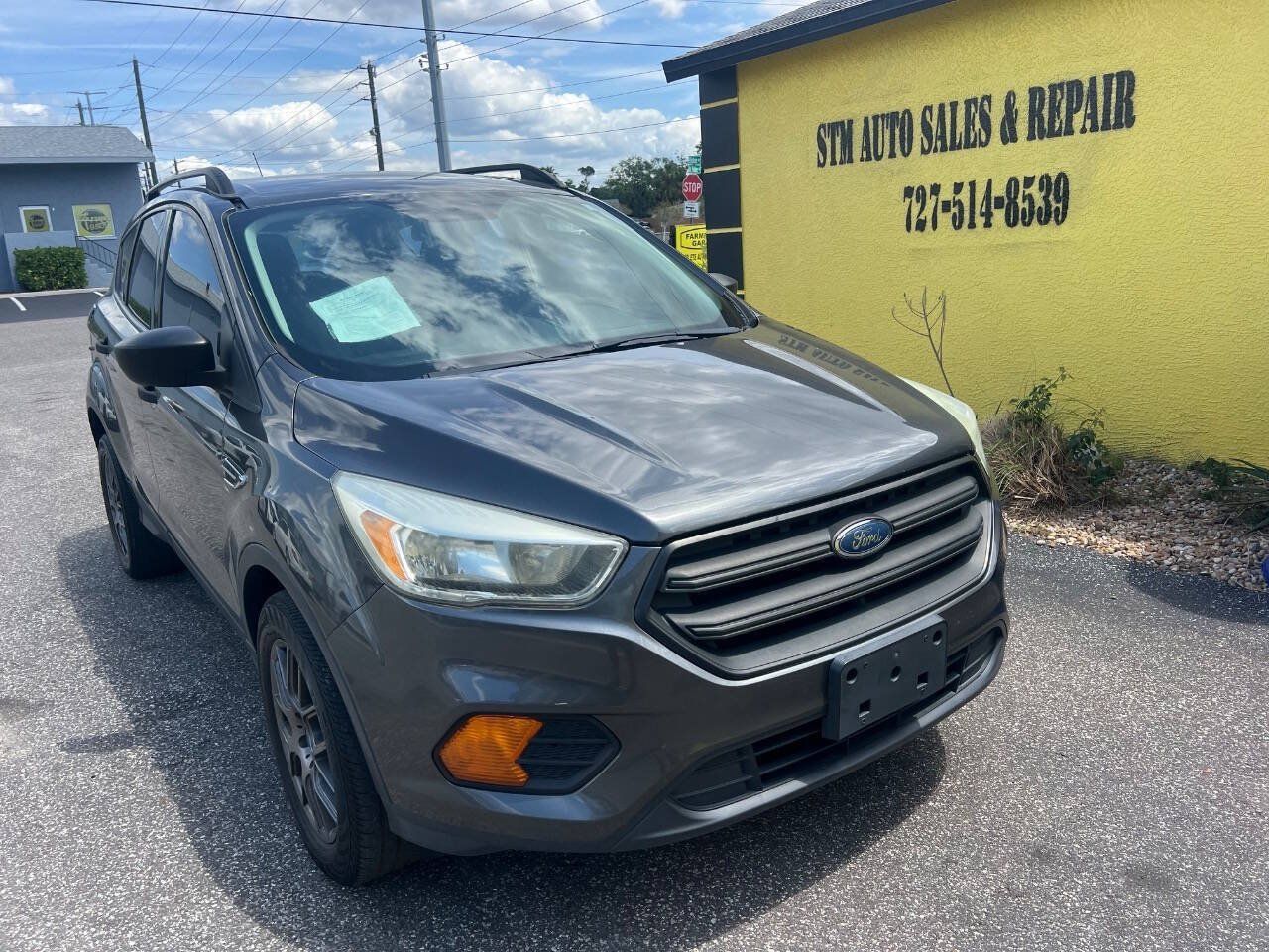 Used 2017 Ford Escape S FWD image 1