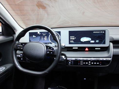 Used 2024 Hyundai Ioniq 5 SEL image 25