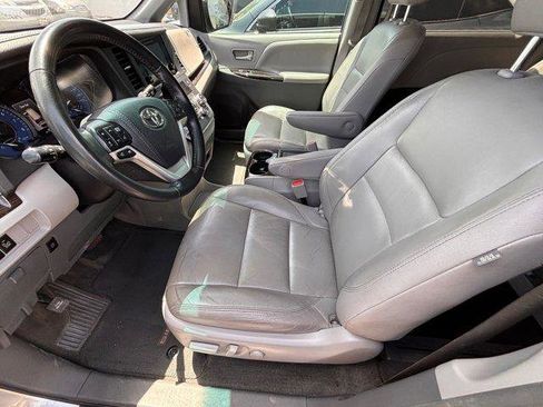 Used 2015 Toyota Sienna XLE w/ XLE Navigation Package FWD image 8