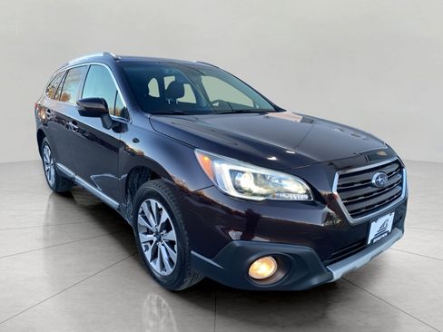 Used 2017 Subaru Outback 3.6R Touring image 2