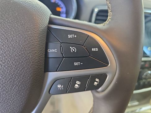 Used 2021 Jeep Grand Cherokee Overland image 21