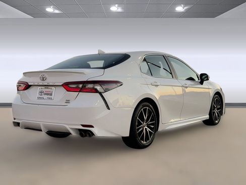 Used 2024 Toyota Camry SE image 9