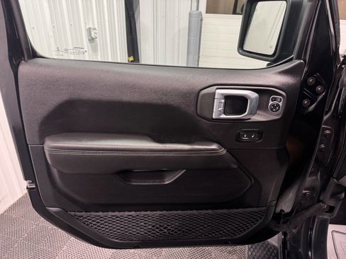 Used 2021 Jeep Wrangler Unlimited Sahara w/ Cold Weather Group image 9