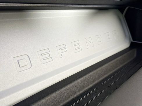 Used 2024 Land Rover Defender 110 SE AWD/4WD image 22