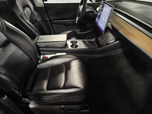 Used 2021 Tesla Model Y Long Range image 21