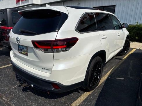 Used 2019 Toyota Highlander SE AWD/4WD image 5