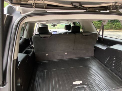 Used 2017 Chevrolet Suburban Premier RWD image 57