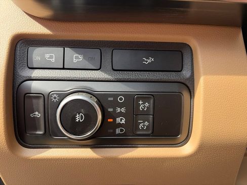Used 2024 Ford F350 Lariat w/ FX4 Off-Road Package AWD/4WD image 24
