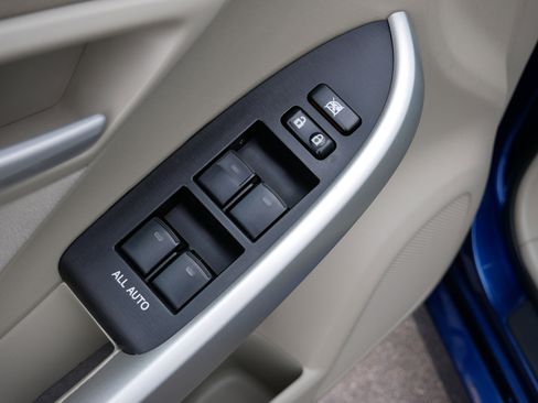 Used 2010 Toyota Prius Two FWD image 19
