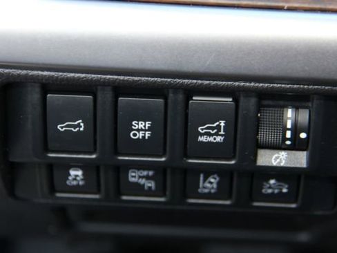 Used 2016 Subaru Outback 3.6R Limited image 28