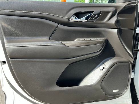 Used 2019 GMC Acadia SLT w/ LPO, Floor Liner Package AWD/4WD image 10