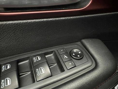 Used 2020 Chrysler Pacifica Limited FWD image 25