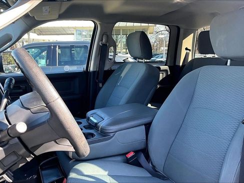 Used 2016 RAM 2500 Tradesman w/ Chrome Appearance Group image 18