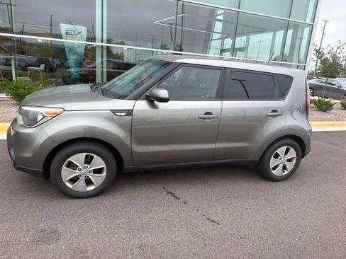 Used 2014 Kia Soul FWD image 3