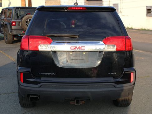 Used 2017 GMC Terrain SLE AWD/4WD image 9