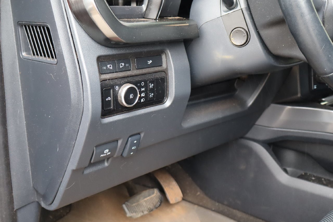 Used 2024 Ford F250 Lariat w/ Sport Appearance Package AWD/4WD image 22