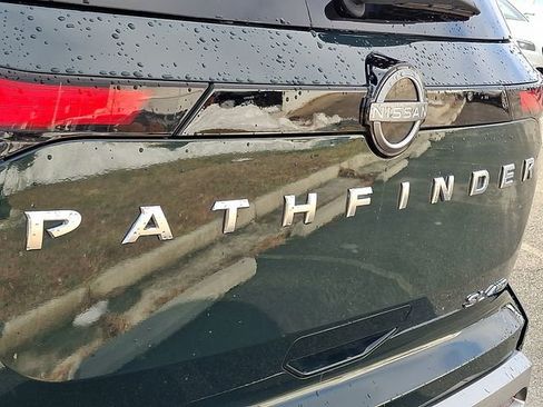 Used 2025 Nissan Pathfinder SL image 32