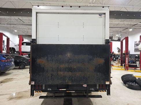 Used 2016 Freightliner Sprinter 3500 RWD image 22