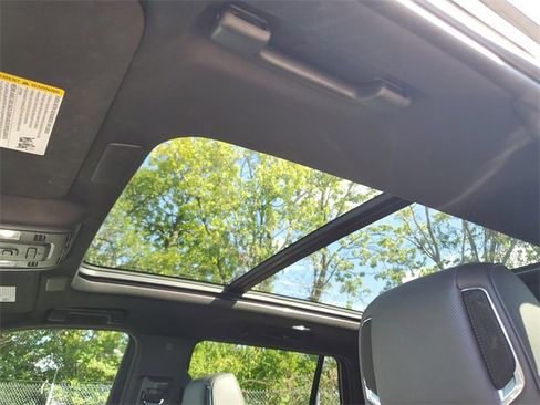 Certified 2023 Cadillac Escalade Premium Luxury w/ LPO, Illumination Package image 27