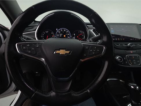 Used 2020 Chevrolet Malibu Premier image 11