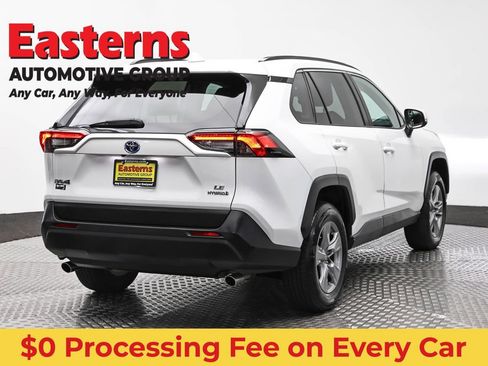 Used 2023 Toyota RAV4 LE AWD/4WD image 5