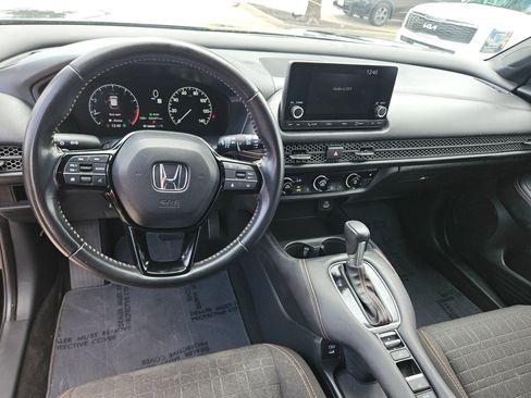 Certified 2025 Honda HR-V Sport image 17