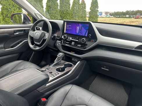 Used 2023 Toyota Highlander Platinum image 42